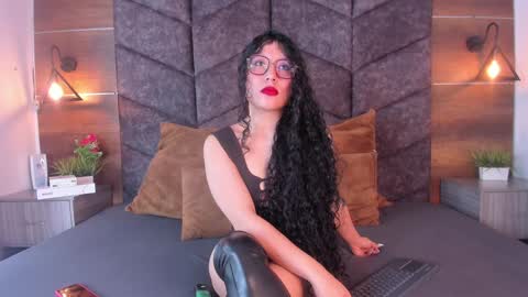 B R I A  online show from 12/18/24, 03:04