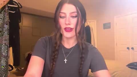 Snapshot of briadominick chatting on 12/17/25, 07:25 Brianna3 online show from 12/17/25, 07:25