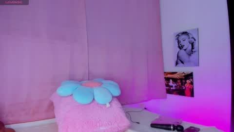 briana11_ online show from 11/26/25, 05:41