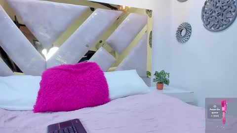 Brianna  online show from 09/17/25, 12:07