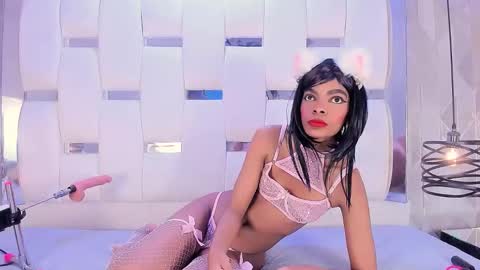 Snapshot of briannaroses1 chatting on 11/02/25, 08:33 briannaroses1 online show from 11/02/25, 08:33