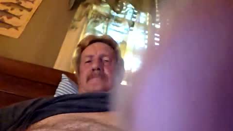 Snapshot of brickmaster2021 chatting on 04/12/26, 12:43 Mike online show from 04/12/26, 12:43