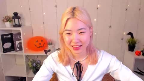 Bridget online show from 10/30/25, 06:04