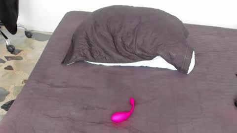    online show from 01/04/25, 05:47