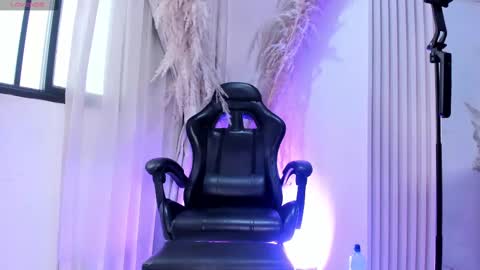 Snapshot of bridgetrodriguez chatting on 11/14/25, 12:37 online show from 11/14/25, 12:37