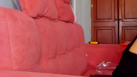 Snapshot of bridgetrodriguez chatting on 11/19/25, 12:05 online show from 11/19/25, 12:05