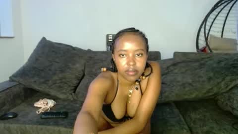 Snapshot of briella_10 chatting on 06/09/26, 05:30 briella online show from 06/09/26, 05:30