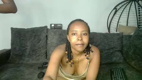Snapshot of briella_10 chatting on 06/12/26, 12:53 briella online show from 06/12/26, 12:53