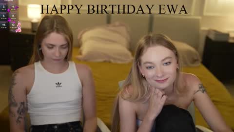 Snapshot of bright_diamonds_054 chatting on 09/19/25, 12:28 Diamonds Girls online show from 09/19/25, 12:28