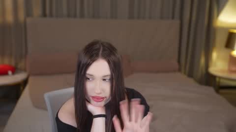 Snapshot of bright_diamonds_054 chatting on 09/22/25, 12:56 Diamonds Girls online show from 09/22/25, 12:56