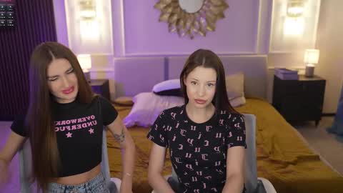 Snapshot of bright_diamonds_054 chatting on 09/29/25, 06:46 Diamonds Girls online show from 09/29/25, 06:46