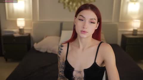 Snapshot of bright_diamonds_054 chatting on 10/21/25, 11:49 Diamonds Girls online show from 10/21/25, 11:49