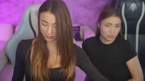 Snapshot of bright_diamonds_054 chatting on 10/29/25, 08:38 Diamonds Girls online show from 10/29/25, 08:38