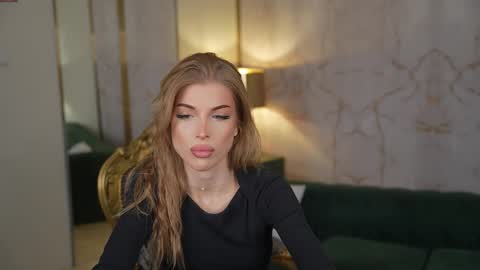 Snapshot of bright_diamonds_054 chatting on 11/05/25, 08:58 Diamonds Girls online show from 11/05/25, 08:58