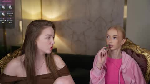 Snapshot of bright_diamonds_054 chatting on 11/20/25, 12:11 Diamonds Girls online show from 11/20/25, 12:11