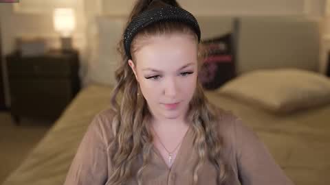 Snapshot of bright_diamonds_054 chatting on 11/23/25, 03:23 Diamonds Girls online show from 11/23/25, 03:23