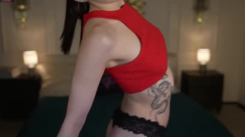 Snapshot of bright_diamonds_054 chatting on 12/14/25, 08:13 Diamonds Girls online show from 12/14/25, 08:13