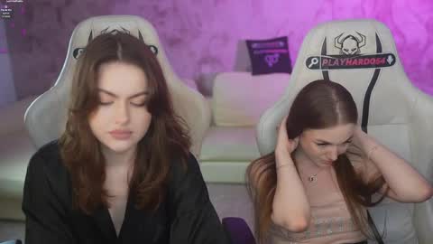 Diamonds Girls online show from 05/22/26, 02:33