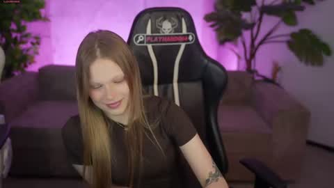 Diamonds Girls online show from 06/12/26, 07:40