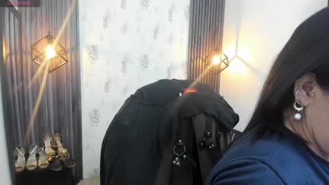Snapshot of brigittemiller chatting on 12/02/25, 04:02 BRIGITTE online show from 12/02/25, 04:02