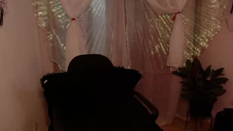 Snapshot of brillamettal chatting on 10/16/25, 12:11 Brilla Mettal online show from 10/16/25, 12:11