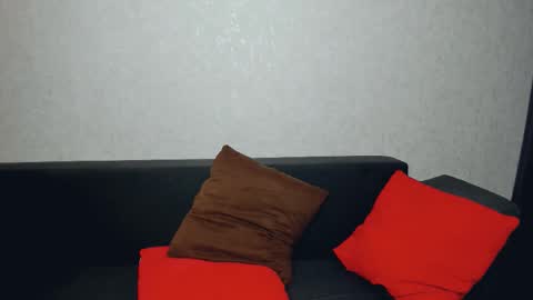 brilliantegirl_ online show from 10/21/25, 08:26