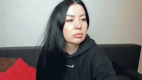 brilliantegirl_ online show from 11/04/25, 07:51