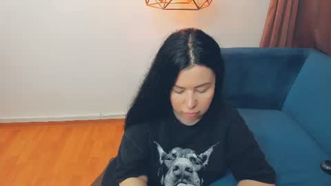 brilliantegirl_ online show from 06/15/26, 06:48