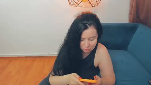 brilliantegirl_ online show from 06/25/26, 11:15