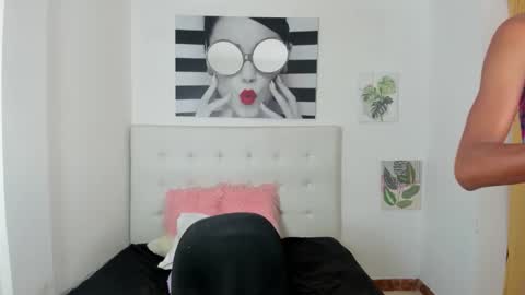 Snapshot of brisahott chatting on 10/18/25, 09:48 Brisa online show from 10/18/25, 09:48