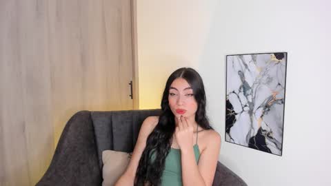 Snapshot of britany__lenox chatting on 09/27/25, 01:54 britany lenox online show from 09/27/25, 01:54