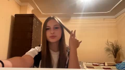 Snapshot of britanysuther chatting on 06/11/26, 07:45 Ciri online show from 06/11/26, 07:45