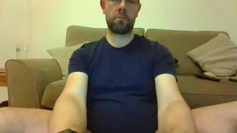 britguy6985 online show from 12/22/25, 09:01