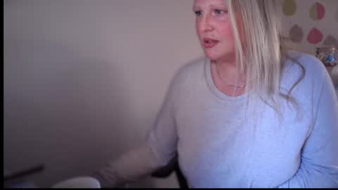 Snapshot of british_bella chatting on 03/25/26, 07:58 British Bella online show from 03/25/26, 07:58