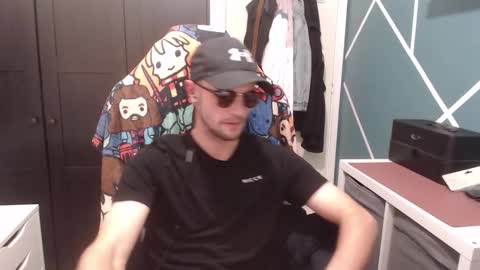 Snapshot of britishbigdick_ chatting on 10/23/25, 06:17 britishbigdick_ online show from 10/23/25, 06:17