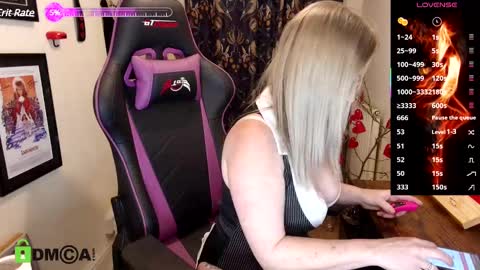 Lady Annabelle Montgomery online show from 02/06/25, 08:45