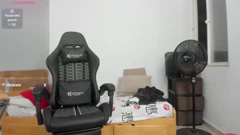 Britney  online show from 10/24/25, 04:42