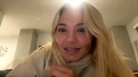 Snapshot of britneycherry08 chatting on 06/11/26, 02:53 britneycherry08 online show from 06/11/26, 02:53