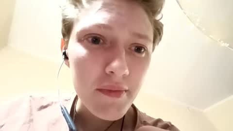 Ella online show from 09/09/25, 09:14