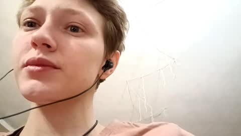 Ella online show from 09/17/25, 09:49