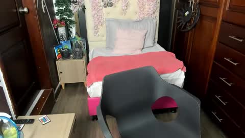 BRITTANY BROOKS online show from 09/10/25, 11:32