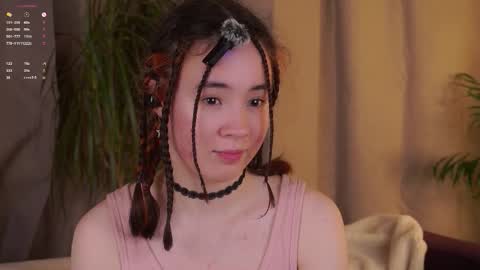 Snapshot of britthe chatting on 12/16/25, 12:43 Lina online show from 12/16/25, 12:43