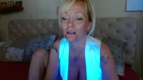 Snapshot of brittneychats81 chatting on 03/24/26, 04:23 brittneychats81 online show from 03/24/26, 04:23