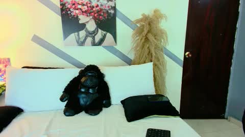 Snapshot of briyithgonza chatting on 12/16/25, 05:18 Briyith Gonza online show from 12/16/25, 05:18