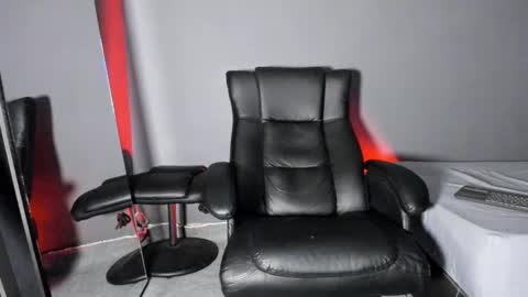 Snapshot of brockhurn_ chatting on 12/13/25, 11:10 brockhurn_ online show from 12/13/25, 11:10