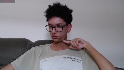 Snapshot of brocklow chatting on 03/05/25, 03:40 Derek Richard online show from 03/05/25, 03:40