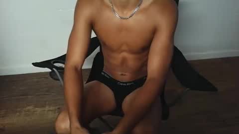 Snapshot of brokehungcollegeguy chatting on 11/22/25, 10:53 Broke Hung College Guy online show from 11/22/25, 10:53