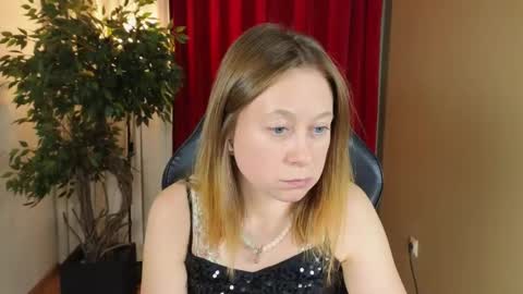 Snapshot of brooke_evans_ chatting on 11/11/25, 08:42 Brooke online show from 11/11/25, 08:42