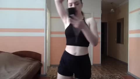Snapshot of brookezantow chatting on 06/03/26, 02:33 Lina online show from 06/03/26, 02:33