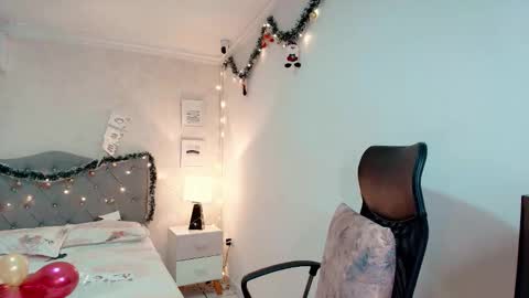 Snapshot of brooklove_doll chatting on 12/15/25, 05:28 Brook Loves online show from 12/15/25, 05:28